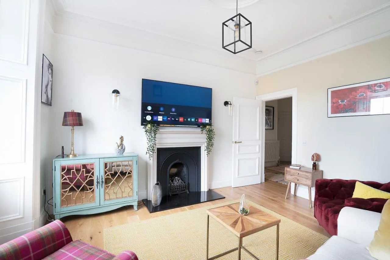 Meadowbank Residence 3-Bed Edinburgh