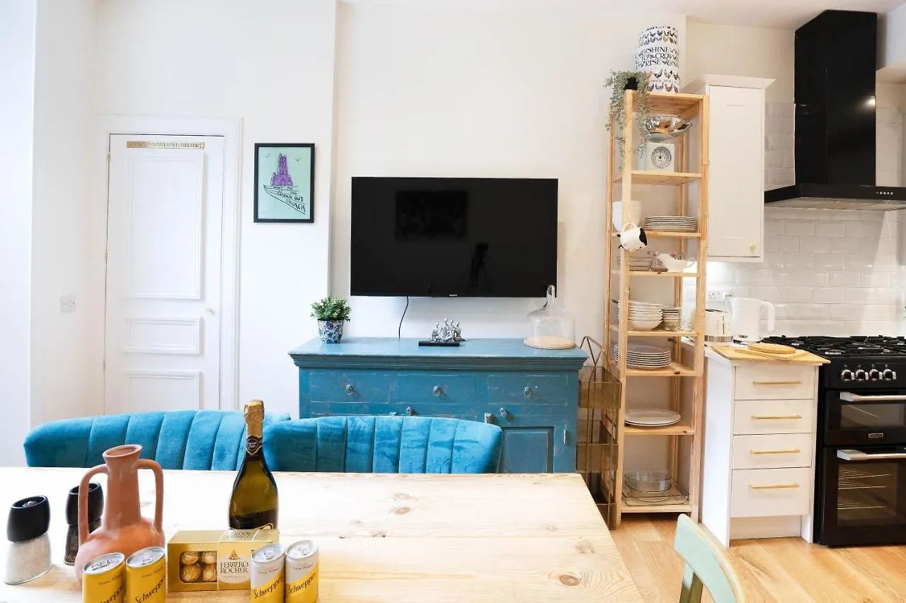 Meadowbank Residence 3-Bed Edinburgh 0*,
