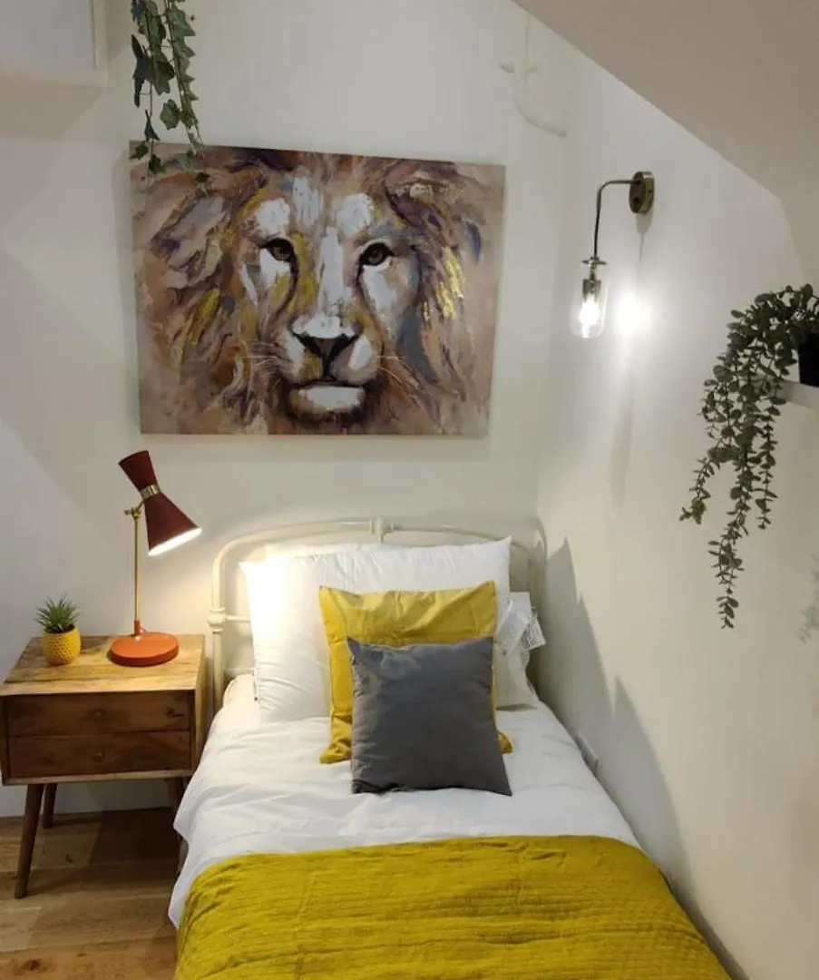Meadowbank Residence 3-Bed Edinburgh Apartment
